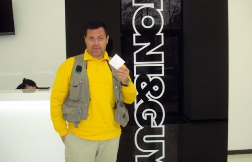 toni gay kiev 512x330 - Toni & Guy в Киеве